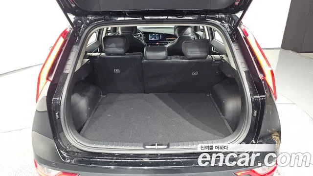 Kia Niro — Фото автомобиля 20