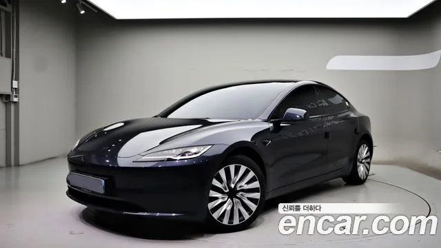 Фотография автомобиля — Tesla Model 3