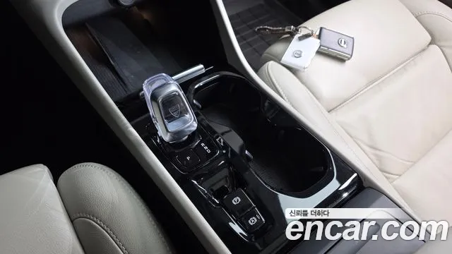 Вольво XC40 B4 Ultimate Bright — Фото автомобиля 9