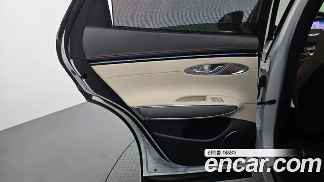 Genesis GV70 — Фото автомобиля 14