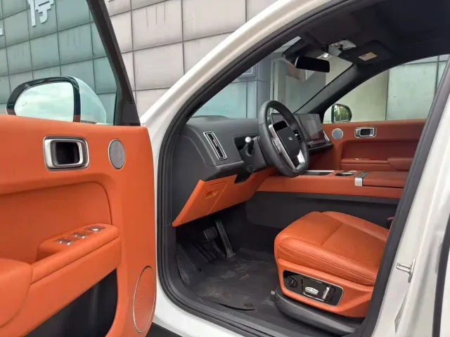 Li Auto L7 — Фото автомобиля 4