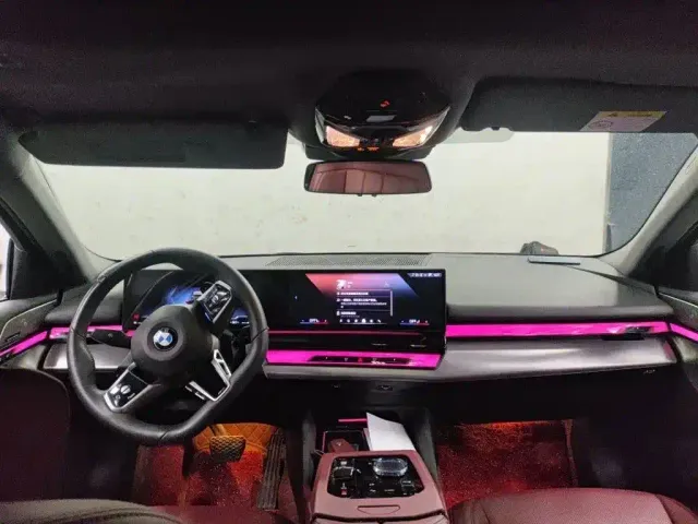 BMW 5 Series — Фото автомобиля 2