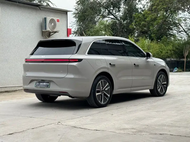 Li Auto L6 — Фото автомобиля 16