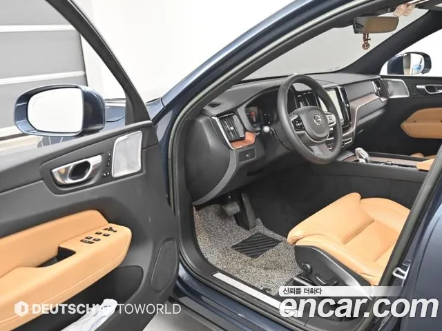 Volvo XC60 Generation 2 — Фото автомобиля 11