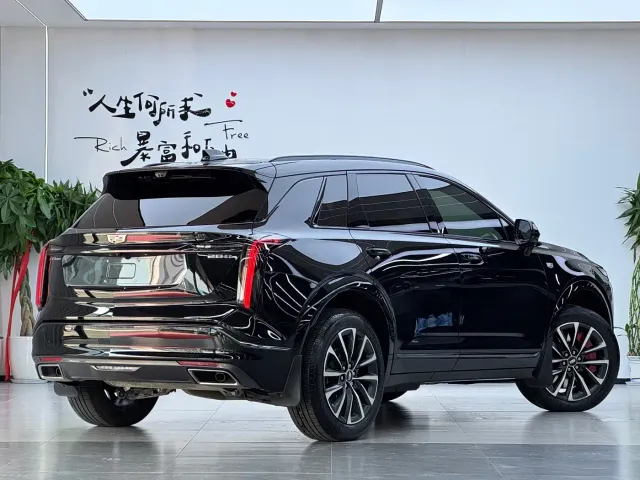 Cadillac XT5 — Фото автомобиля 3