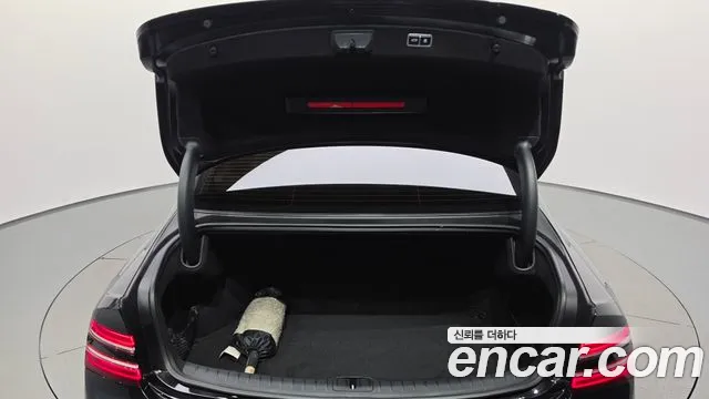 Genesis G80 Electrified G80 (RG3) — Фото автомобиля 30