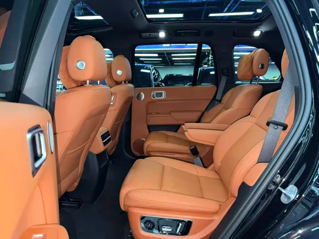 Li Auto L8 — Фото автомобиля 9