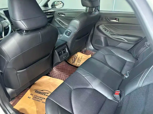 Toyota Avalon — Фото автомобиля 10