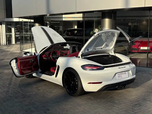 Porsche 718 — Фото автомобиля 7