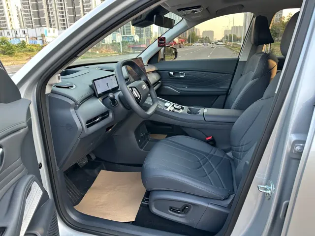 Geely Galaxy Starship 7 EM-i — Фото автомобиля 8