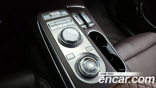 Genesis GV70 2.5T Бензин AWD — Фото автомобиля 9