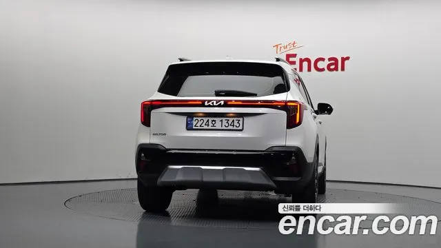 Kia Seltos Новый Seltos Бензин 2.0 2WD — Фото автомобиля 4