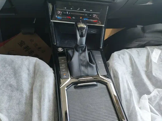 Volkswagen Passat — Фото автомобиля 13