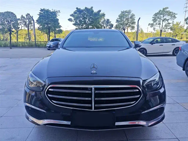 Mercedes-Benz E-Class — Фото автомобиля 9