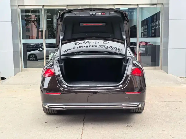 Mercedes-Benz E-Class — Фото автомобиля 15