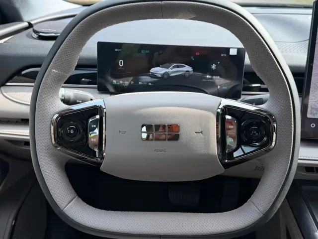 Geely Galaxy Xingyao 8 — Фото автомобиля 13