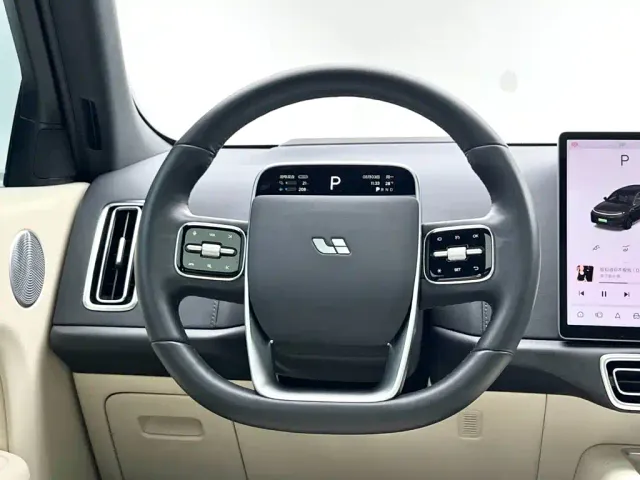 Li Auto L7 — Фото автомобиля 14
