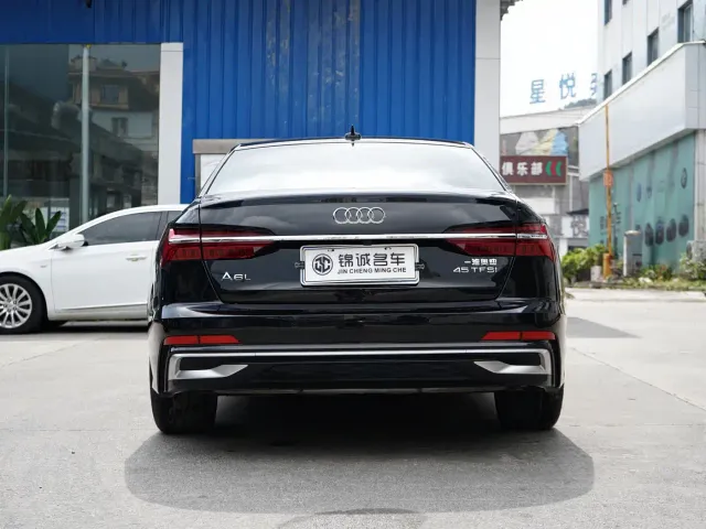 Audi A6L — Фото автомобиля 8