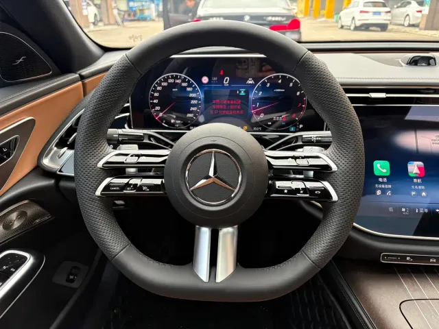 Mercedes-Benz E-Class — Фото автомобиля 6