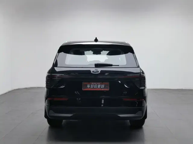 Ford Edge — Фото автомобиля 4