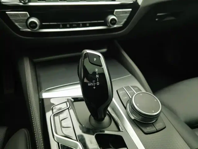 BMW 5 Series — Фото автомобиля 13