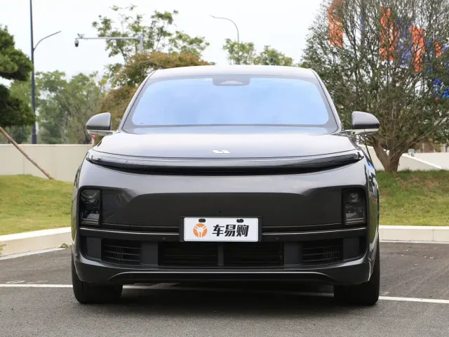 Li Auto L8 — Фото автомобиля 2