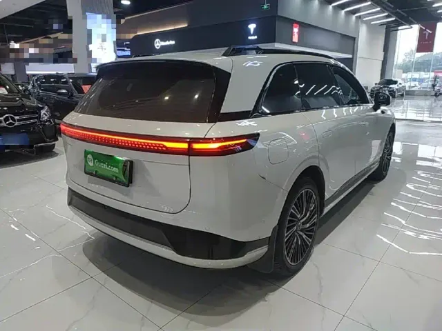 Xpeng G9 — Фото автомобиля 6