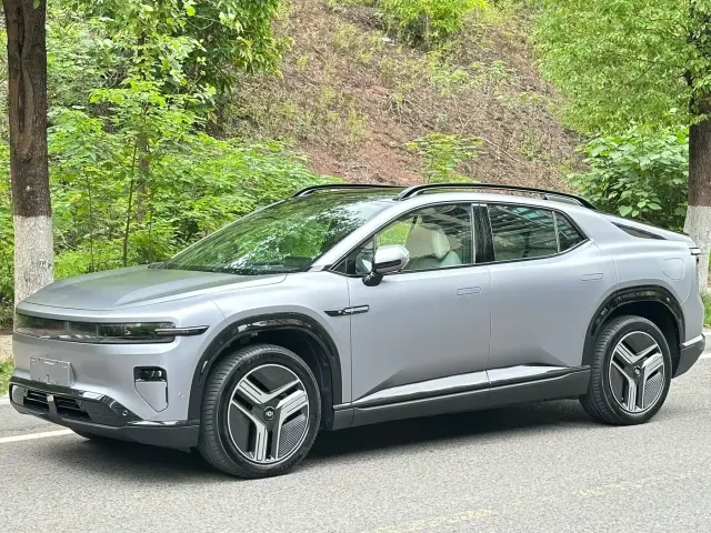 Фотография автомобиля — Changan Qiyuan E07