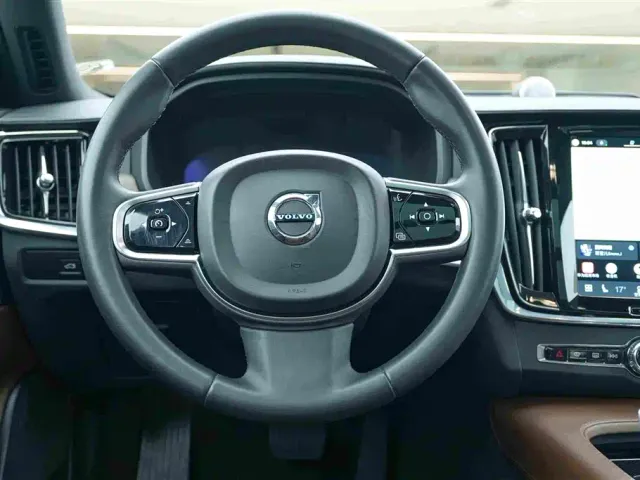 Volvo Volvo V90 2024 Cross Country B5 AWD Premium Edition — Фото автомобиля 17