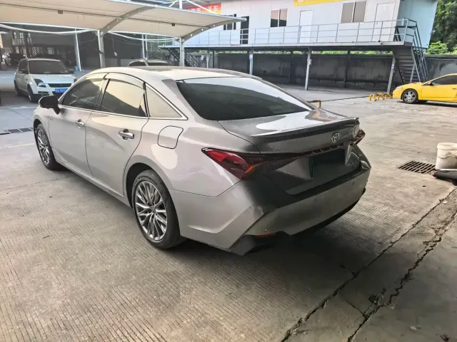 Toyota Avalon — Фото автомобиля 12