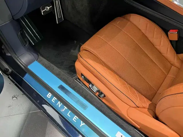 Bentley Continental — Фото автомобиля 4