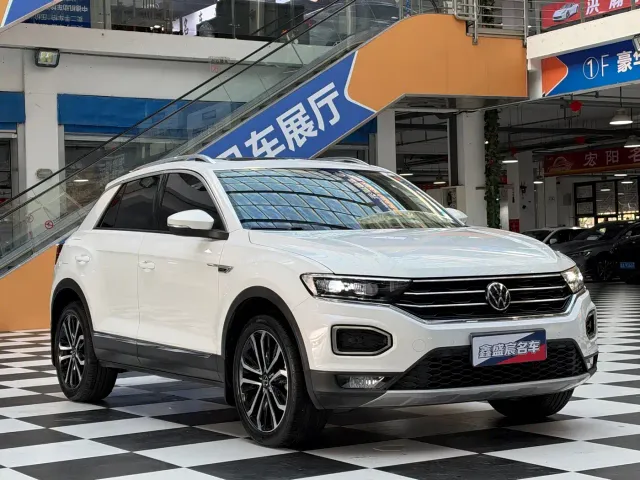 Volkswagen T-Roc — Фото автомобиля 3