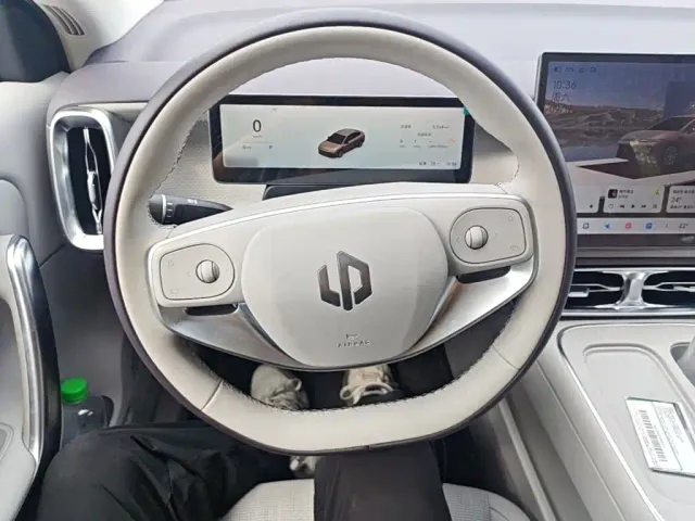 Leapmotor B01 — Фото автомобиля 10