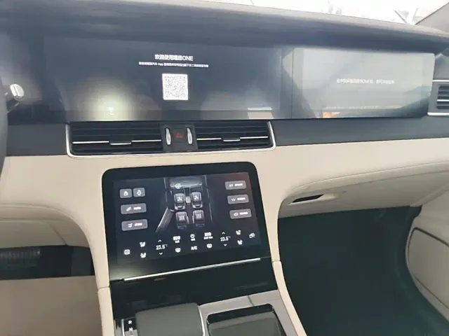 Li Auto ONE — Фото автомобиля 12