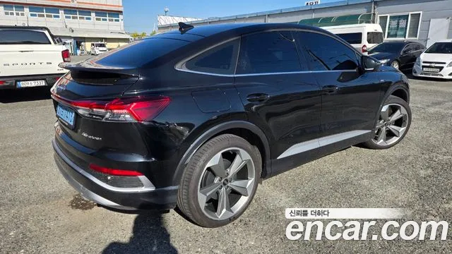 Audi Q4 e-tron F4 — Фото автомобиля 5
