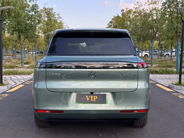 IM Motors LS8 — Фото автомобиля 5