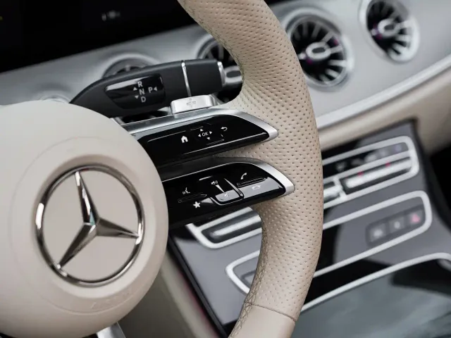 Mercedes-Benz E-Class — Фото автомобиля 24
