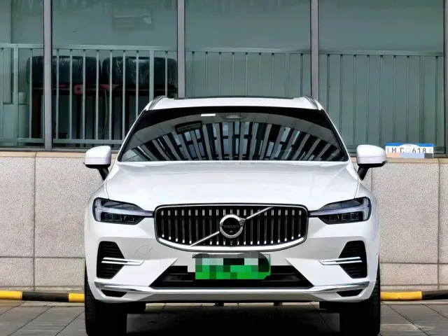 Volvo XC60 — Фото автомобиля 2