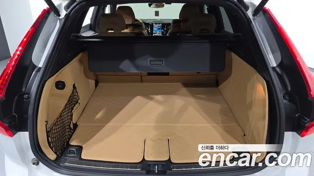Вольво XC60 — Фото автомобиля 18