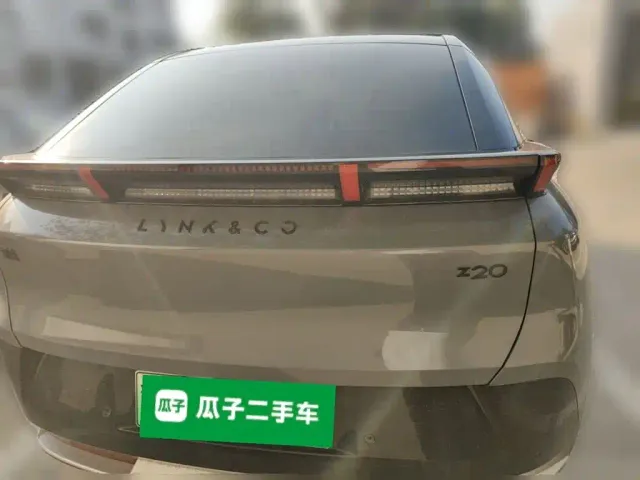 Lynk & Co Z20 — Фото автомобиля 5