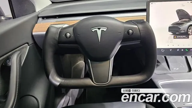 Tesla Model Y — Фото автомобиля 19