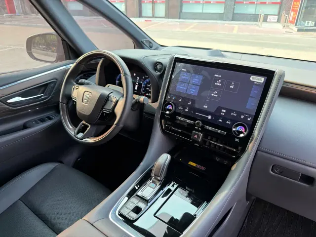 Toyota Vellfire — Фото автомобиля 12