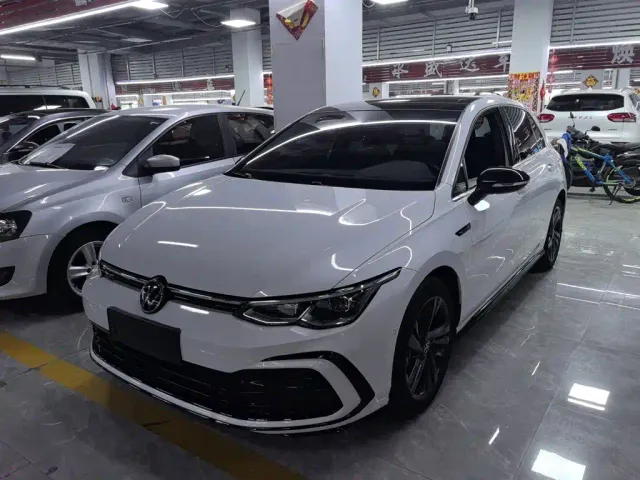 Фотография автомобиля — Volkswagen Golf