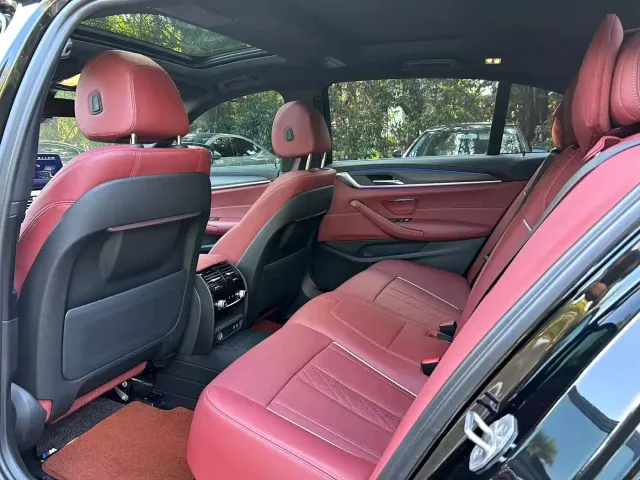 BMW 5 Series — Фото автомобиля 6