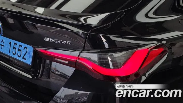 BMW i4 — Фото автомобиля 8