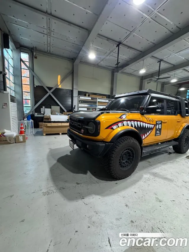 Фотография автомобиля — Ford Bronco