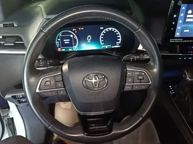 Toyota Toyota Sienna 2021 2.5L Hybrid Ultimate Edition — Фото автомобиля 10