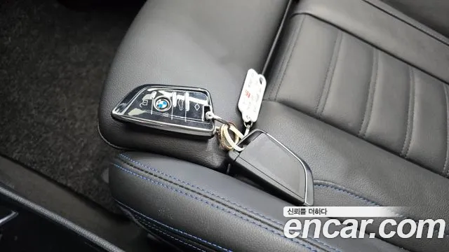 BMW iX3 — Фото автомобиля 15