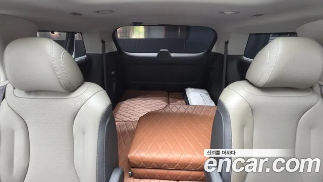 Kia Carnival Generation 4 — Фото автомобиля 25