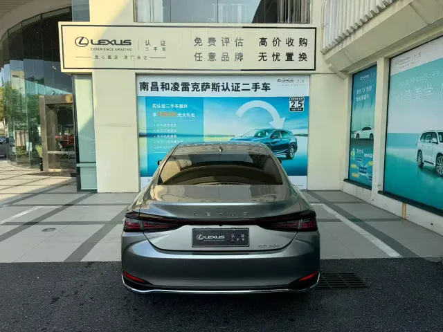 Lexus ES — Фото автомобиля 3